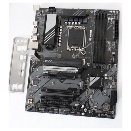 Gigabyte USED, REFURBISHED, WITHOUT ORIGINAL PACKAGING AND ACCESSORIES, ONLY BACK PANEL INCLUDED