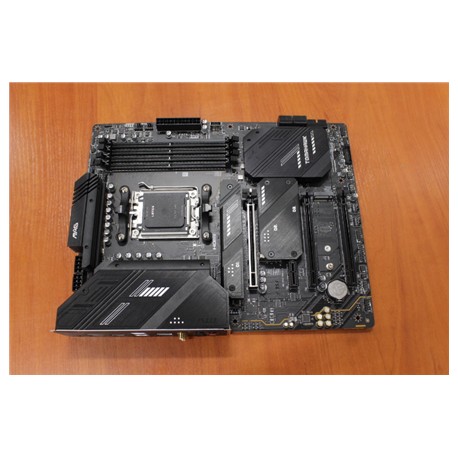 SALE OUT. | MSI MAG X670E TOMAHAWK WIFI | Processor family AMD | Processor socket AM5 | DDR5 | Number of SATA connectors 4 | USE